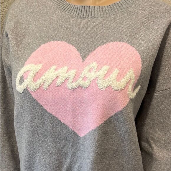 Broadway-Gray Sweater with Pink Heart Design - Picture 2 of 6